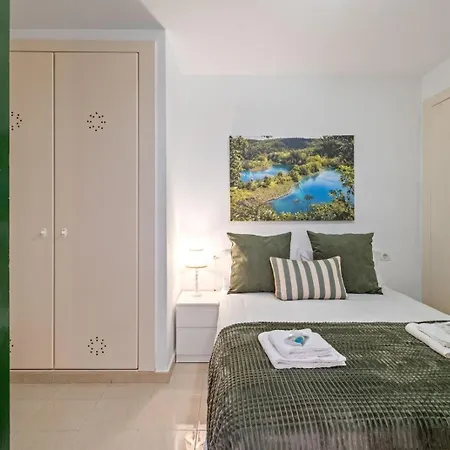 Casita En Pedregalejo Sola Planta Малага